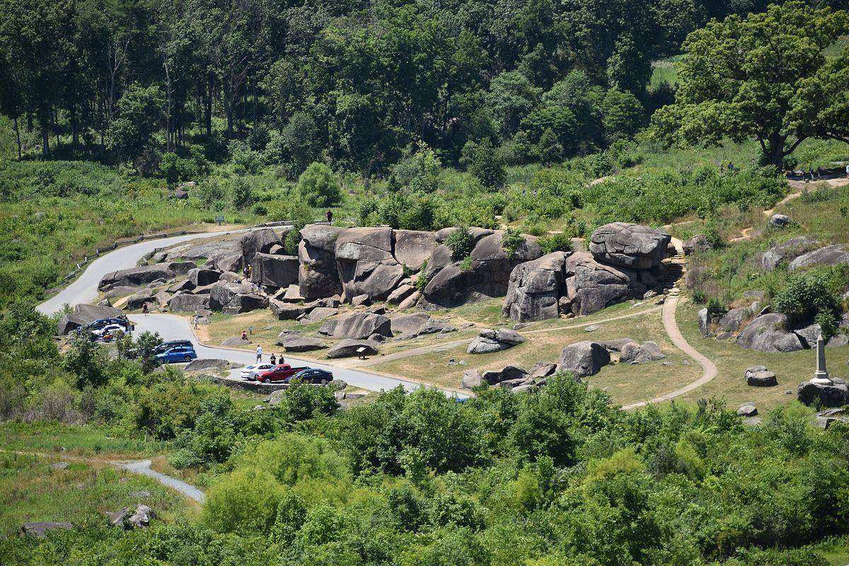The Gettysburg battlefield with monuments